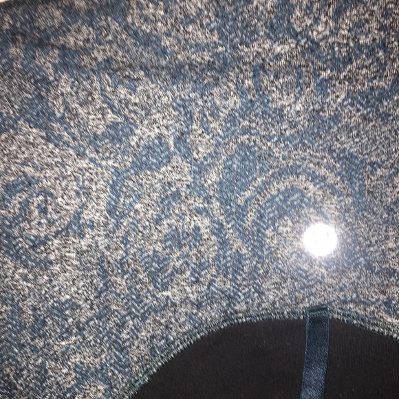 *LULULEMON LIGHT WEIGHT SIZE 2 JACEKT* - Picture 6 of 7